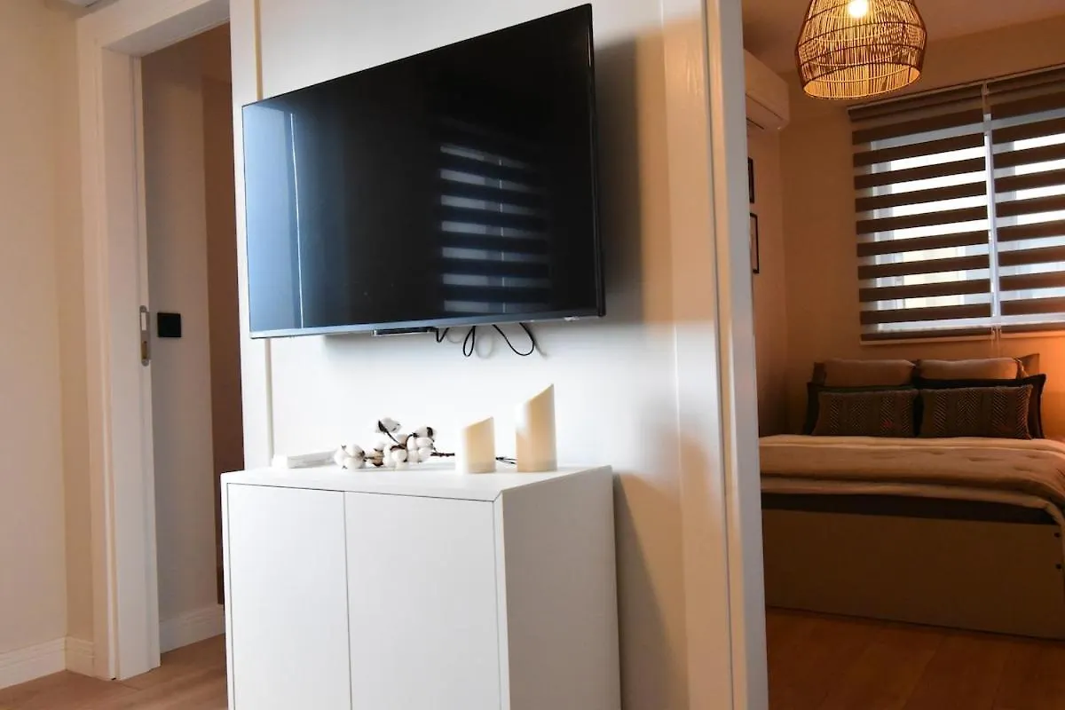 דירות איסטמבול Stunning 2Br 3Ac Near Metro - Ym 3 0*,  טורקיה
