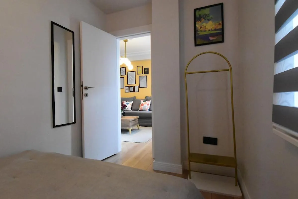 דירות איסטמבול Stunning 2Br 3Ac Near Metro - Ym 3