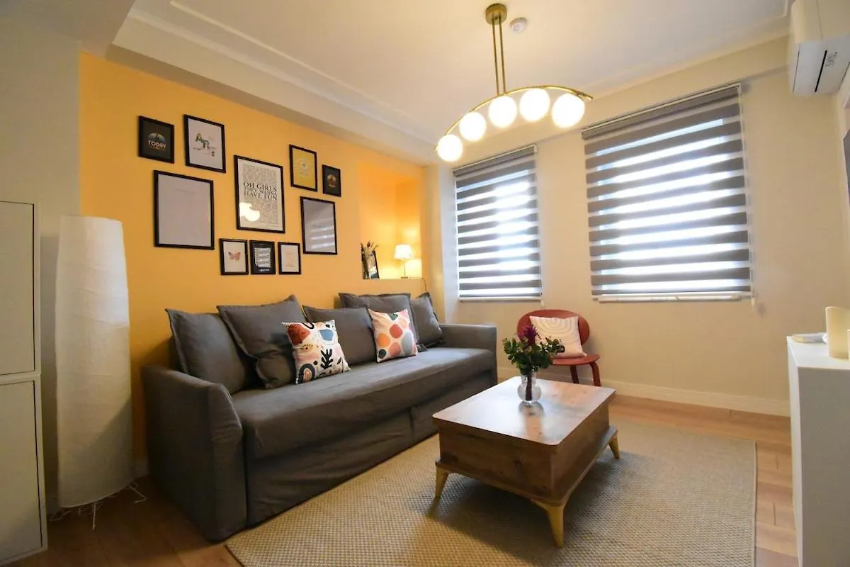 דירות איסטמבול Stunning 2Br 3Ac Near Metro - Ym 3