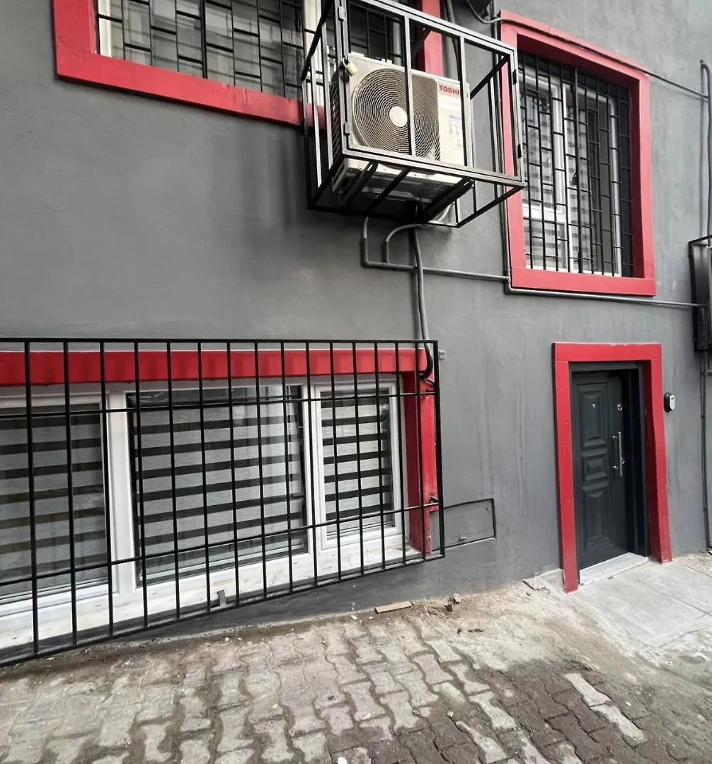 דירות איסטמבול Stunning 2Br 3Ac Near Metro - Ym 3 0*,  טורקיה
